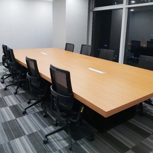 C 기업 회의테이블 (8F)